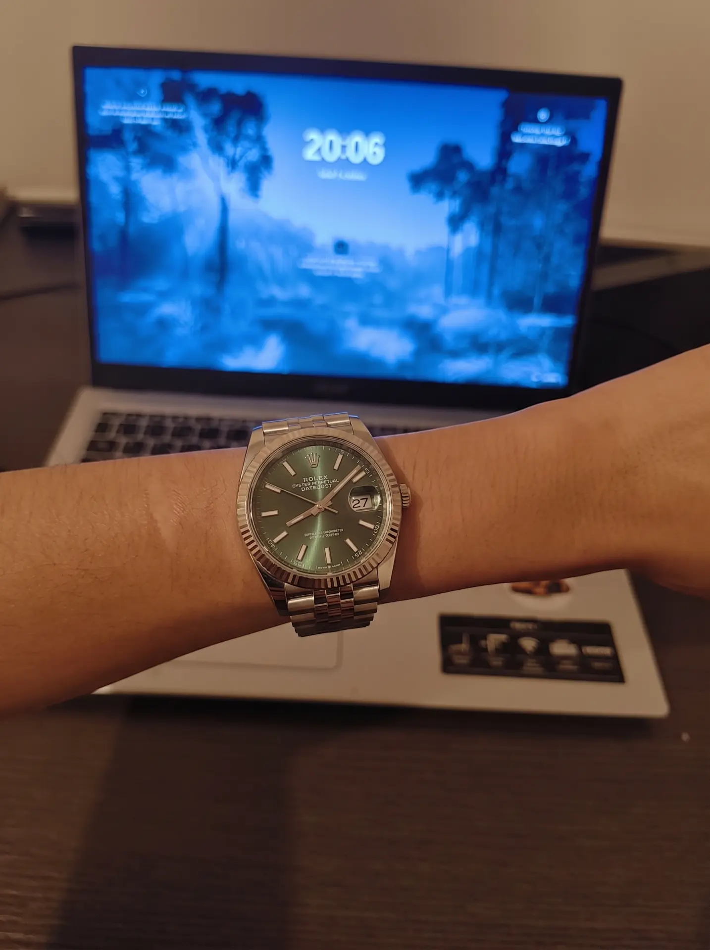 Montre transformée au même poignet